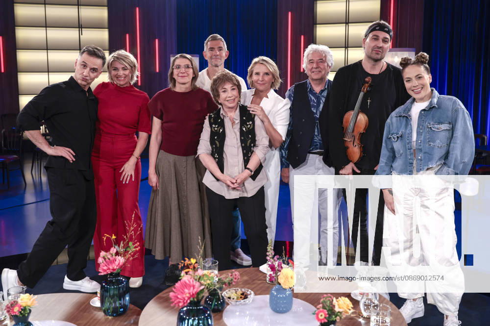 Özcan Cosar, Sabine Heinrich, Ronja Schnabel, Micky Beisenherz, Elfie Donnelly, Susan Link, Ronald Schnabel, David Garrett und LaFee bei der Aufzeichnung der WDR-Talkshow Kölner Treff im WDR Studio BS 3. Köln