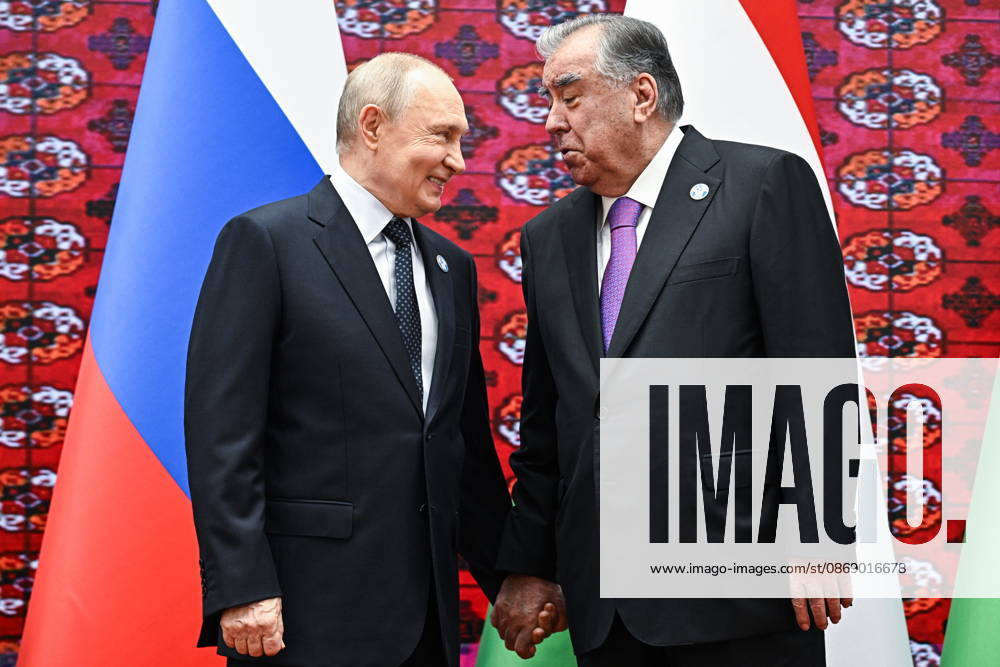 TURKMENISTAN, BALKAN PROVINCE - OCTOBER 9, 2026: Vladimir Putin (L), President of Russia, and his counterpart Emomali Rahmon of Tajikistan during a photo op for participants ahead of a meeting of the CIS Council of Heads of State in Turkmenbasy Turkmenistan - ZUMAt113 20261009_zaa_t113_008