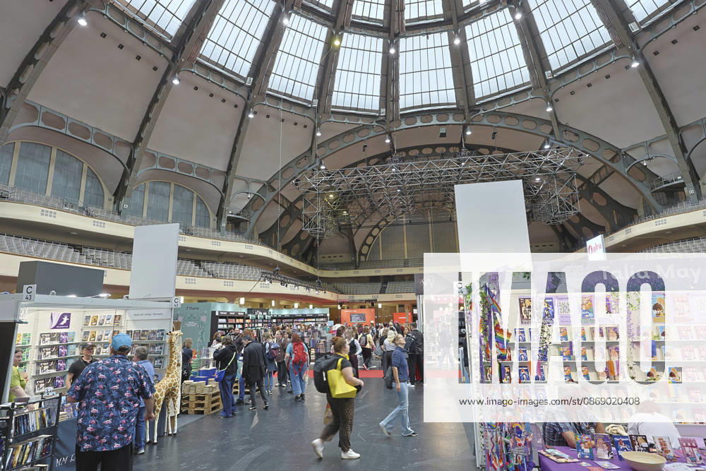 Frankfurt Impressionen 08.10.2026 Für die 78. Frankfurter Buchmesse öffnet heute am Freitag ab 11 Uhr auch die Festhalle mit Community Stage sowie New Adult die Türen für alle Besucher Frankfurt (Main) Hessen Deutschland