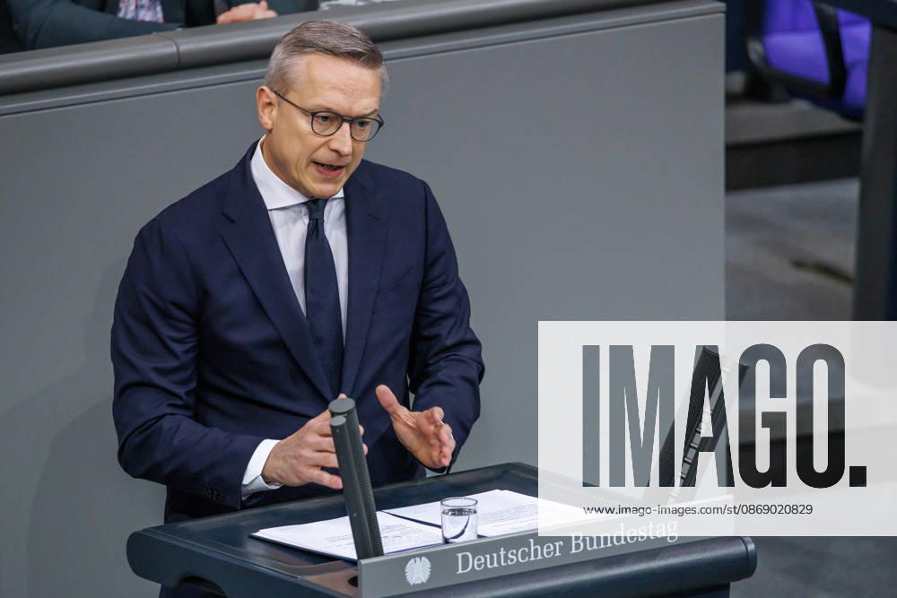 Bundestag Karsten Wildberger (CDU), Bundesminister fuer Digitales und Staatsmodernisierung, im Deutschen Bundestag am 09.10.26 in Berlin. Berlin Berlin Deutschland Bundestag