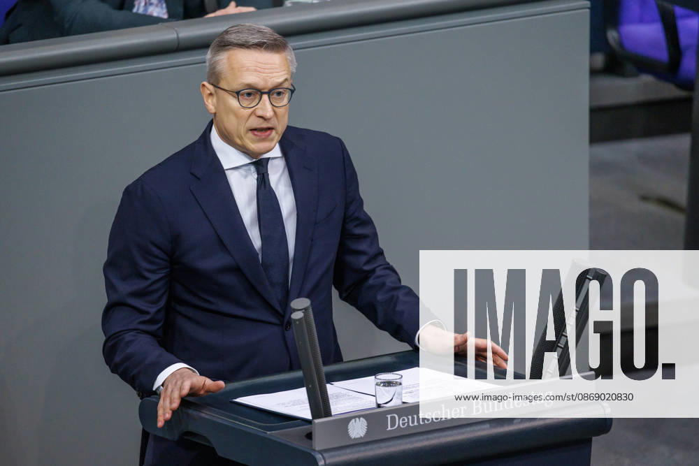 Bundestag Karsten Wildberger (CDU), Bundesminister fuer Digitales und Staatsmodernisierung, im Deutschen Bundestag am 09.10.26 in Berlin. Berlin Berlin Deutschland Bundestag