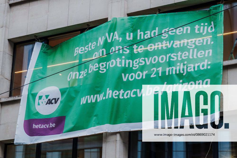 Union members gather for a national manifestation against the Federal Government s budgetary measures, under the Keep your hands out of our pockets! (Blijf uit onze zakken! - Pas dans nos poches) moniker, organised by the trade unions on Friday 9 October 2026 in Brussels. EMILExWINDAL 189219302