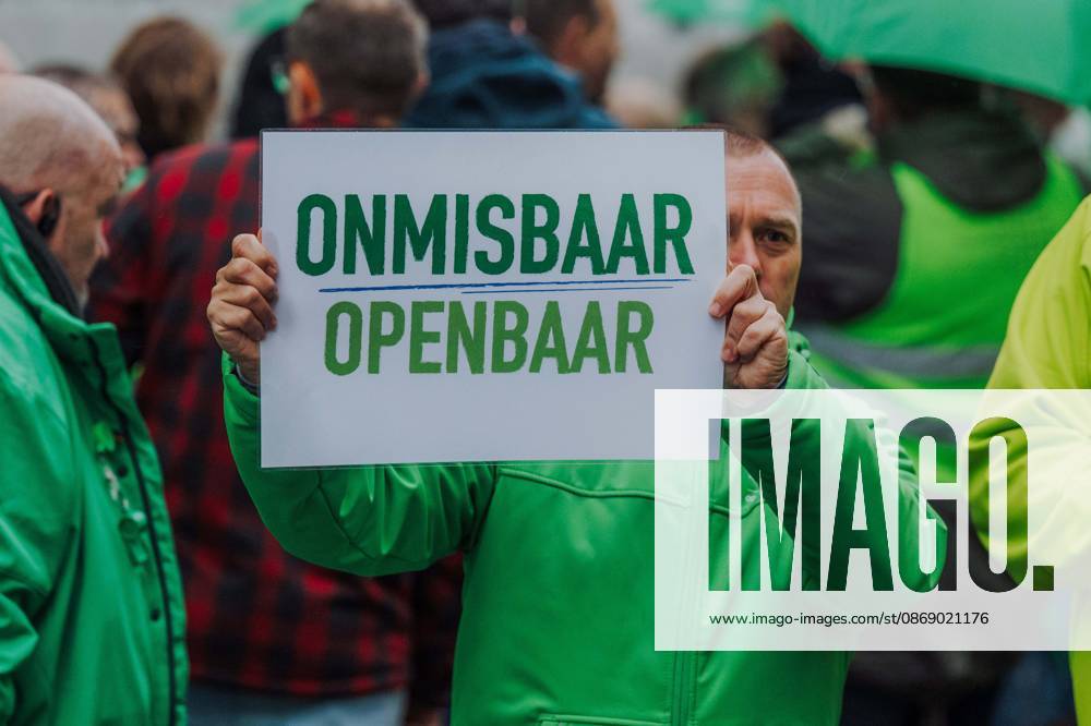 Union members gather for a national manifestation against the Federal Government s budgetary measures, under the Keep your hands out of our pockets! (Blijf uit onze zakken! - Pas dans nos poches) moniker, organised by the trade unions on Friday 9 October 2026 in Brussels. EMILExWINDAL 189219313