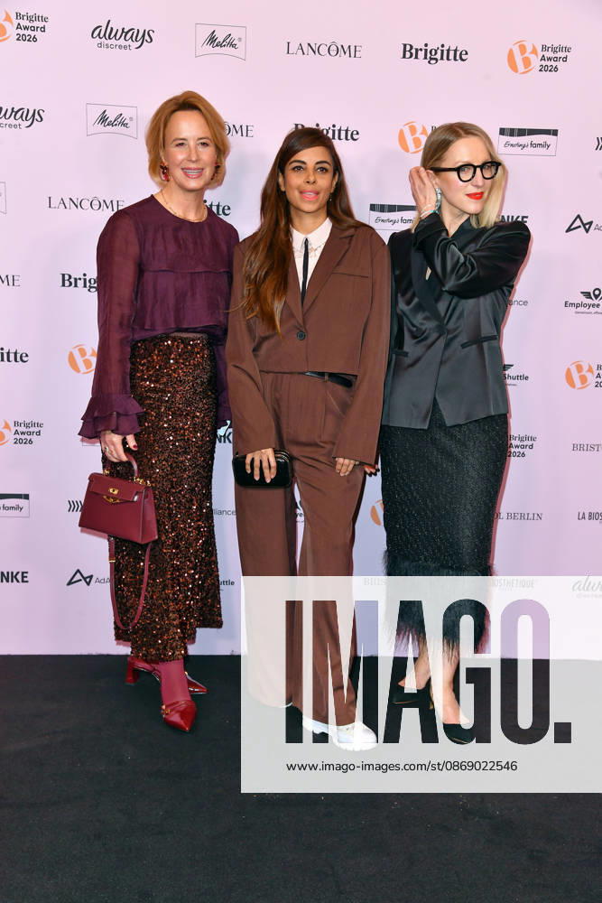Julia Becker, Collien Fernandes und Susanna Riethmuller bei der Verleihung der Brigitte Award 2026 im Kino International in Berlin am 08.10.2026