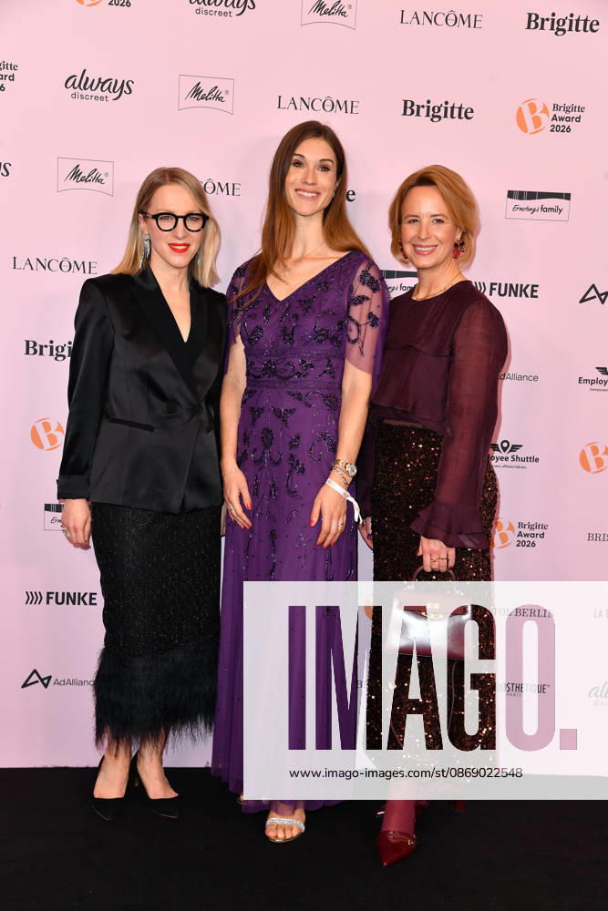 Julia Becker, Collien Fernandes und Susanna Riethmuller bei der Verleihung der Brigitte Award 2026 im Kino International in Berlin am 08.10.2026