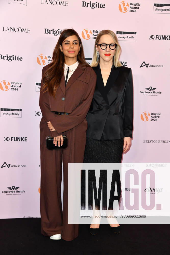 Collien Fernandes und Susanna Riethmuller bei der Verleihung der Brigitte Award 2026 im Kino International in Berlin am 08.10.2026