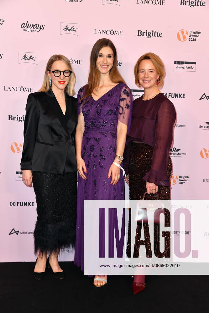 Julia Becker, Collien Fernandes und Susanna Riethmuller bei der Verleihung der Brigitte Award 2026 im Kino International in Berlin am 08.10.2026