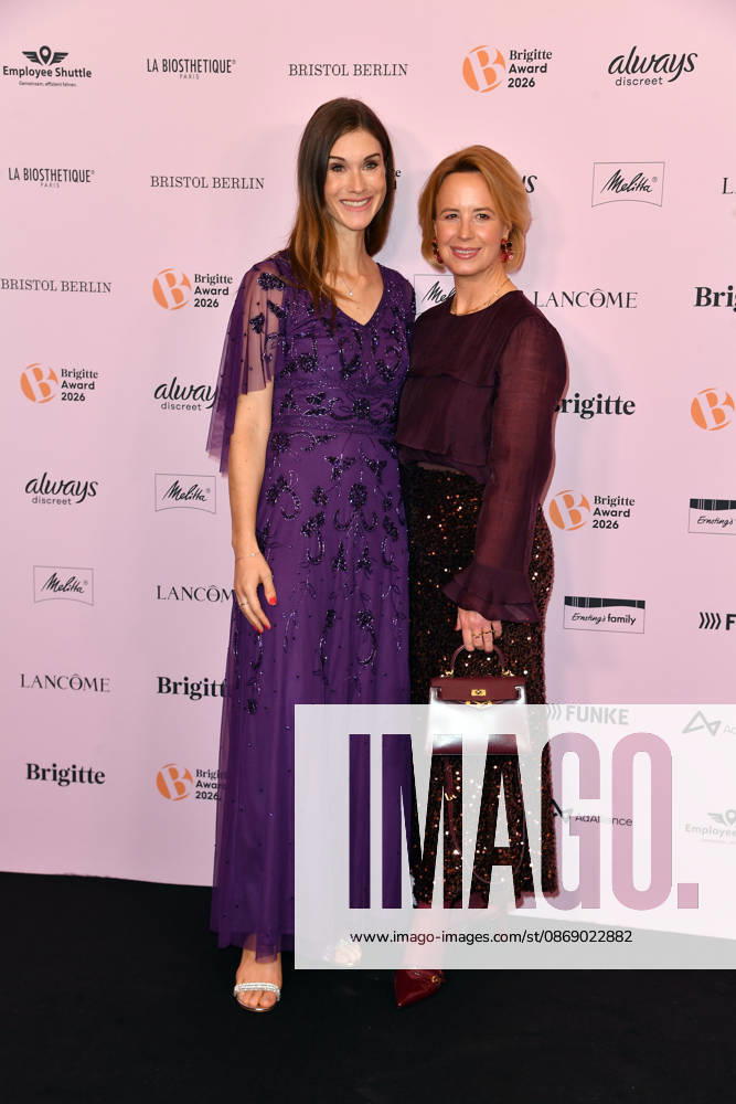 Janina Lin Otto und Julia Becker bei der Verleihung der Brigitte Award 2026 im Kino International in Berlin am 08.10.2026