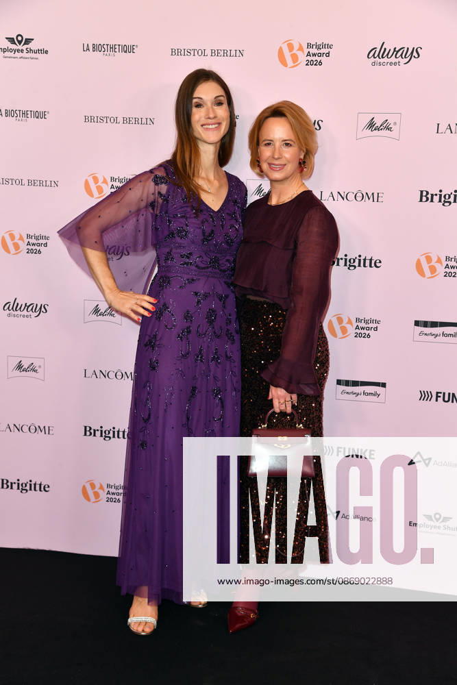 Janina Lin Otto und Julia Becker bei der Verleihung der Brigitte Award 2026 im Kino International in Berlin am 08.10.2026