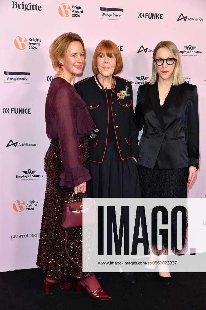 Julia Becker, Gisele Pelicot und Susanna Riethmuller bei der Verleihung der Brigitte Award 2026 im Kino International in Berlin am 08.10.2026
