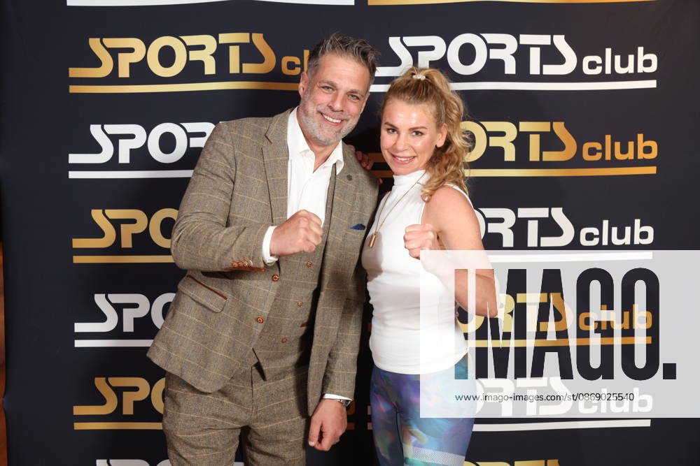 Moderator Carsten Spengemann mit Boxerin Natalie Zimmermann, Fitnessgeräte statt Roter Teppich - das 20. Fitnessstudio vom Sports Club wurde in Hamburg-Poppenbüttel eröffnet, prominente Gäste probierten die Fitness- und Wellnessgeräte inklusive Ladies-Area, Saunen und Relaxpool auf 5000 Quadratmetern Fläche gleich aus, Hamburg 8.10.2026