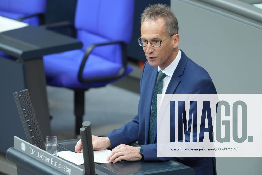 Deutscher Bundestag, 100. Plenarsitzung Detlef Seif (CDU) im Portrait bei seiner Rede zur Migrationswende bei der 100. Sitzung des Deutschen Bundestag in Berlin, 09.10.2026 Berlin Berlin Deutschland