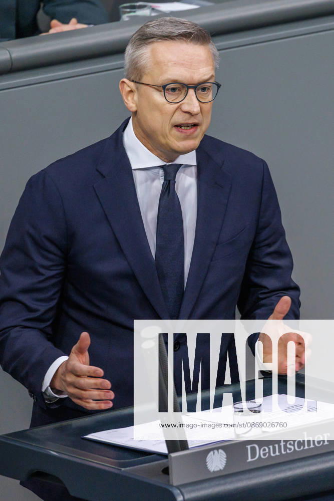 Bundestag Karsten Wildberger (CDU), Bundesminister fuer Digitales und Staatsmodernisierung, im Deutschen Bundestag am 09.10.26 in Berlin. Berlin Berlin Deutschland Bundestag