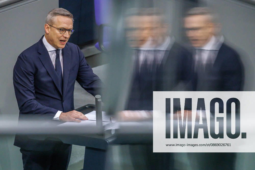 Bundestag Karsten Wildberger (CDU), Bundesminister fuer Digitales und Staatsmodernisierung, im Deutschen Bundestag am 09.10.26 in Berlin. Berlin Berlin Deutschland Bundestag