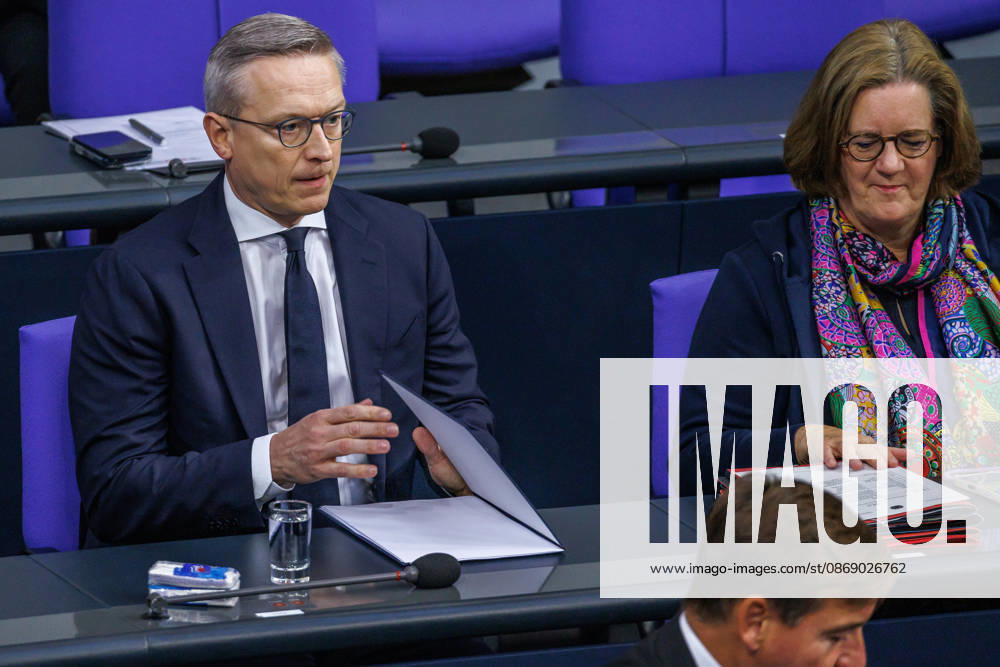 Bundestag Karsten Wildberger (CDU), Bundesminister fuer Digitales und Staatsmodernisierung, im Deutschen Bundestag am 09.10.26 in Berlin. Berlin Berlin Deutschland Bundestag