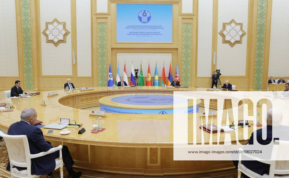 TURKMENISTAN, BALKAN PROVINCE - Turkmenistan s President Serdar Berdimuhamedow, CIS Secretary General Sergei Lebedev, Uzbekistan s President Shavkat Mirziyoyev, Tajikistan s President Emomali Rahmon, Russia s President Vladimir Putin, Kyrgyzstan s President Sadyr Japarov (L-R back), Armenia s Prime Minister Nikol Pashinyan and Belarus President Aexander Lukashenko (L-R front) attend a meeting of the CIS Council of Heads of State in Turkmenbashi. KremlinxPool