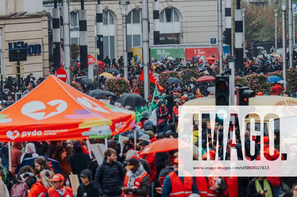 Protesters pictured during a national manifestation against the Federal Government s budgetary measures, under the Keep your hands out of our pockets! (Blijf uit onze zakken! - Pas dans nos poches) moniker, organised by the trade unions on Friday 9 October 2026 in Brussels. EMILExWINDAL 189224954