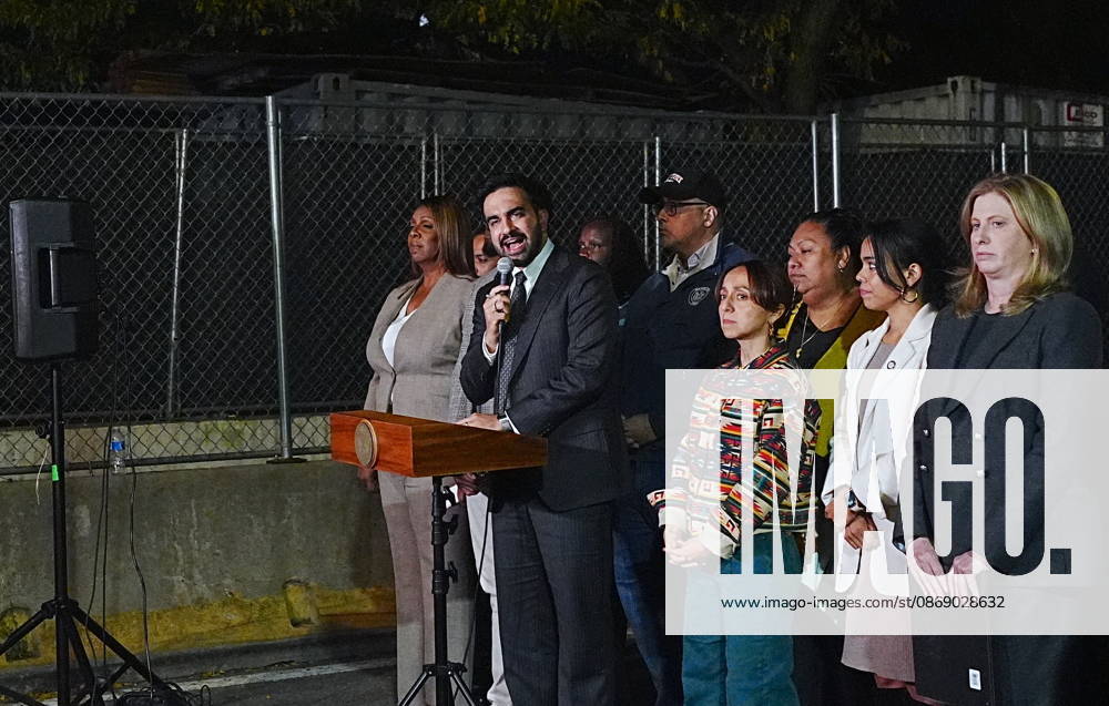 Mamdani holds a press conference after ICE shooting in New York City NEW YORK, UNITED STATES - OCTOBER 08: New York City Mayor Zohran Mamdani, along with Attorney General of New York, Letitia James, New York City Public Advocate Jumaane Williams, and NYPD Commissioner Jessica Tisch, hold a press conference in the Marble Hill neighborhood of the Bronx following an incident where an ICE agent shot and wounded a driver during an enforcement operation on October 8, 2026, in New York City, U.S. Selcuk Acar Anadolu New York United States. Editorial use only. Please get in touch for any other usage.