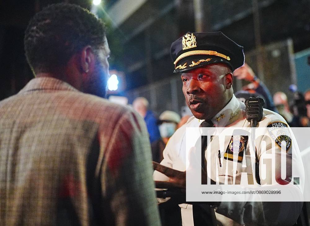Protesters rally after ICE shooting of New York man in car with child inside NEW YORK, UNITED STATES - OCTOBER 08: Protesters rally after an Immigration and Customs Enforcement (ICE) agent shot a man as he sat in a car with a child inside on October 8, 2026, in New York City, U.S. Selcuk Acar Anadolu New York United States. Editorial use only. Please get in touch for any other usage.