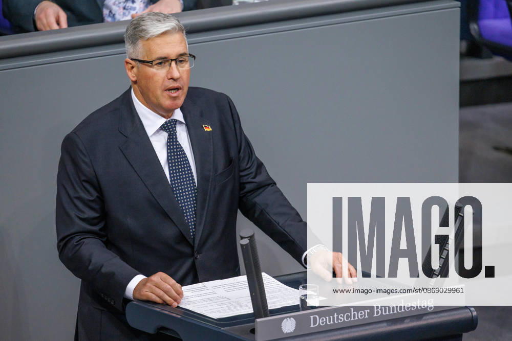 Bundestag Alexander Arpaschi (AfD) im Deutschen Bundestag am 09.10.26 in Berlin. Berlin Berlin Deutschland Bundestag