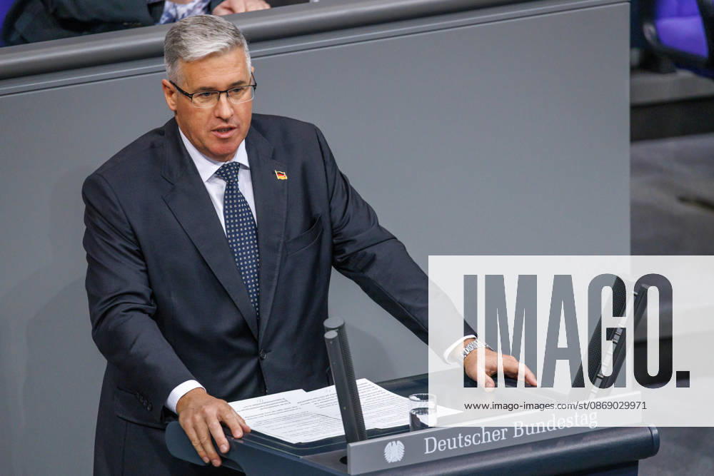 Bundestag Alexander Arpaschi (AfD) im Deutschen Bundestag am 09.10.26 in Berlin. Berlin Berlin Deutschland Bundestag