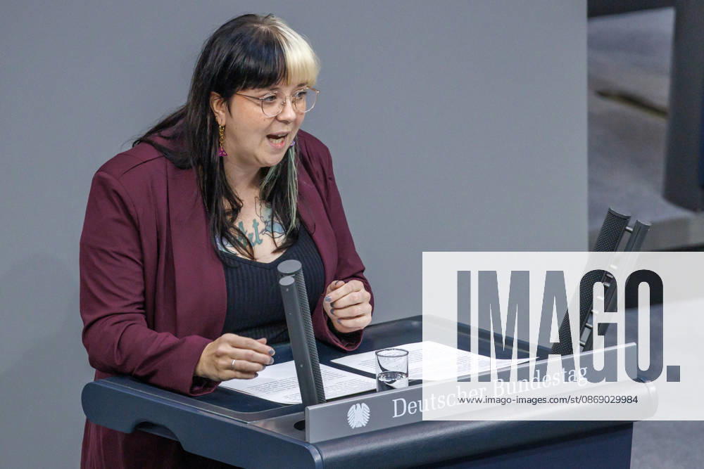Bundestag Anne-Mieke Bremer (Die Linke) im Deutschen Bundestag am 09.10.26 in Berlin. Berlin Berlin Deutschland Bundestag
