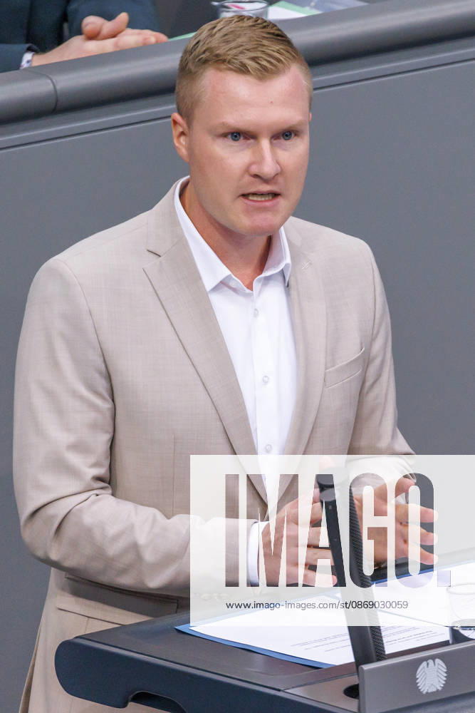 Bundestag Robin Juenger (AfD) im Deutschen Bundestag am 09.10.26 in Berlin. Berlin Berlin Deutschland Bundestag