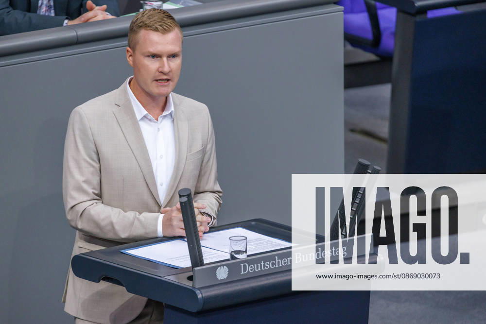 Bundestag Robin Juenger (AfD) im Deutschen Bundestag am 09.10.26 in Berlin. Berlin Berlin Deutschland Bundestag