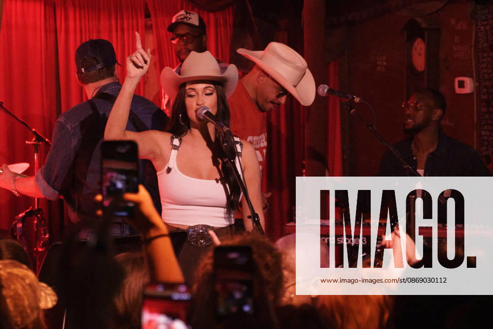 Austin, Texas. Kacey Musgraves performed a surprise show at the White Horse after her concert. - ZUMAda1_ 20261009_zap_da1_003