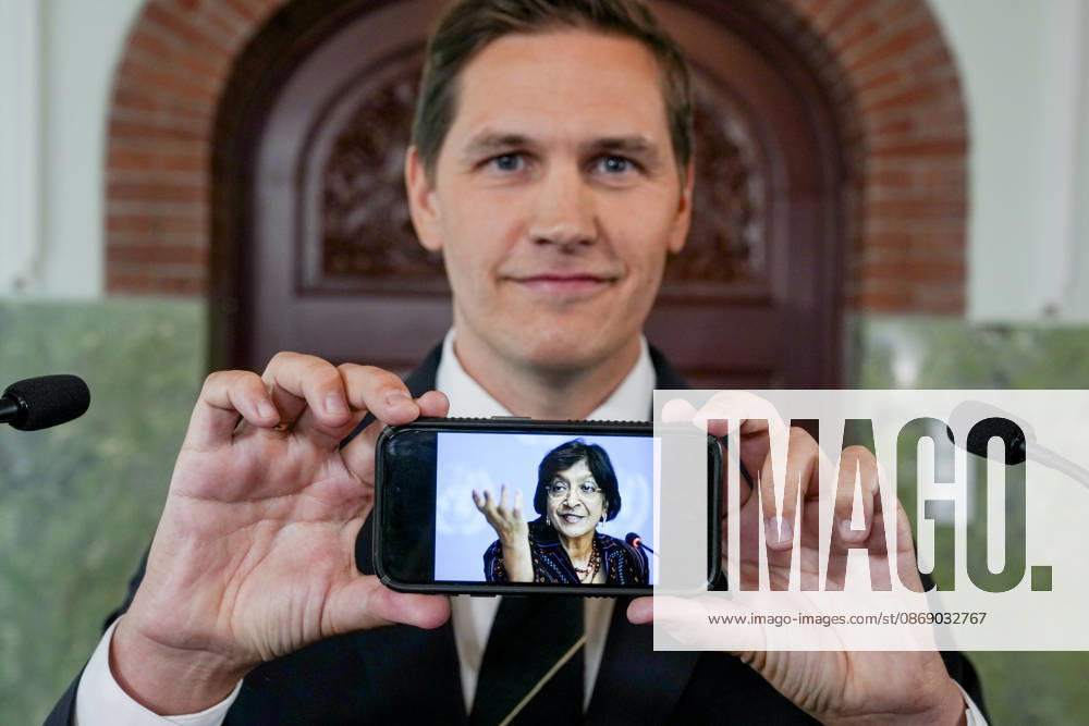 Nobel Peace Prize 2026 Oslo 20261009. The Chairman of the Nobel Committee, Jorgen Watne Frydnes, with a picture of Navanethem Navi Pillay who will be awarded the Nobel Peace Prize for 2026 at the Nobel Institute. Photo: Javad Parsa NTB Oslo Norway ZbLIYfgkmGI Ref:_BNC_POLZbLIYfgkmGI.jpg