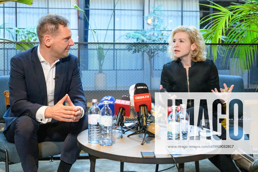 Photonews.at - Wien, 09.10.2026. Pressegespräch mit den neuen geschäftsführenden SPÖ-Parteivorsitzenden. PHOTO: geschäftsführender Vorsitzender der SPÖ Philip Kucher und geschäftsführende Vorsitzende der SPÖ Eva-Maria Holzleitner Press briefing with the new interim SPÖ party leaders. Innenpolitik,Innenpolitik, SPÖ, Sozialdemokratie PG mit den geschäftsführenden SPÖ-Parteivorsitzenden