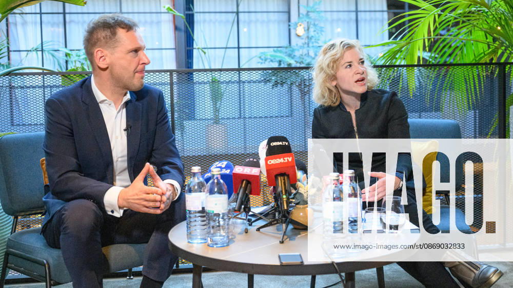 Photonews.at - Wien, 09.10.2026. Pressegespräch mit den neuen geschäftsführenden SPÖ-Parteivorsitzenden. PHOTO: geschäftsführender Vorsitzender der SPÖ Philip Kucher und geschäftsführende Vorsitzende der SPÖ Eva-Maria Holzleitner Press briefing with the new interim SPÖ party leaders. Innenpolitik,Innenpolitik, SPÖ, Sozialdemokratie PG mit den geschäftsführenden SPÖ-Parteivorsitzenden