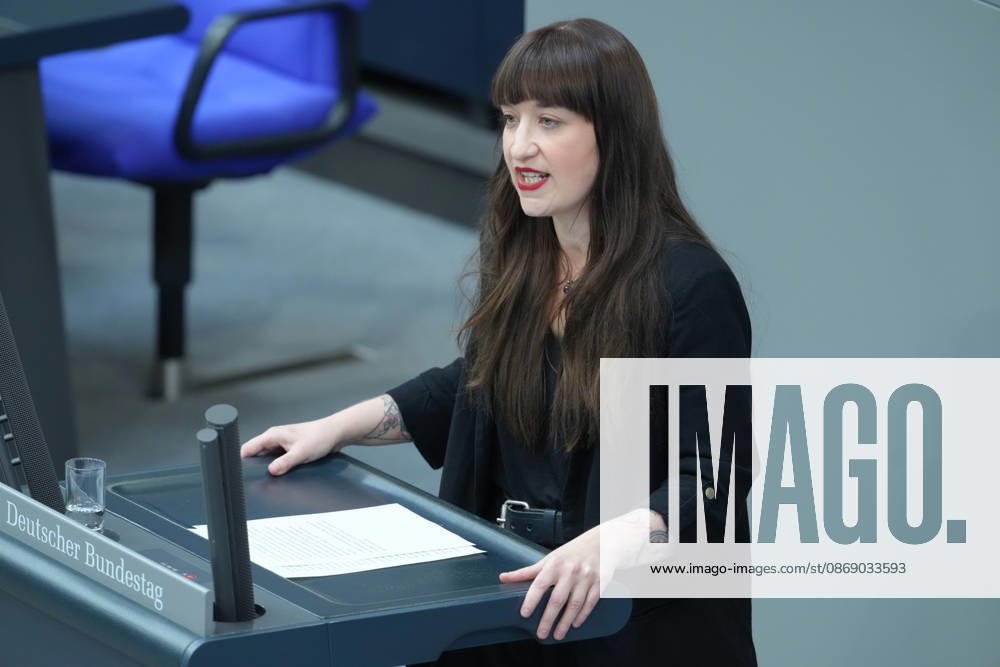 Deutscher Bundestag, 100. Plenarsitzung Heidi Reichinnek (Die Linke) im Portrait bei ihrer Rede zum Startchancen- und Qualitaetsentwicklungsgesetz bei der 100. Sitzung des Deutschen Bundestag in Berlin, 09.10.2026 Berlin Berlin Deutschland