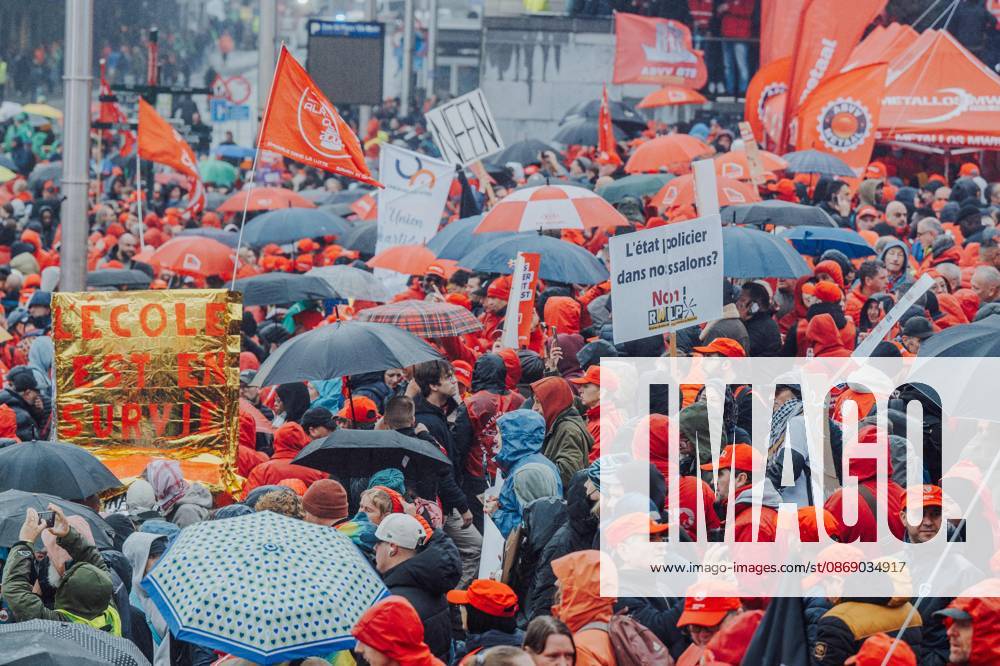 Protesters pictured during a national manifestation against the Federal Government s budgetary measures, under the Keep your hands out of our pockets! (Blijf uit onze zakken! - Pas dans nos poches) moniker, organised by the trade unions on Friday 9 October 2026 in Brussels. EMILExWINDAL 189235016
