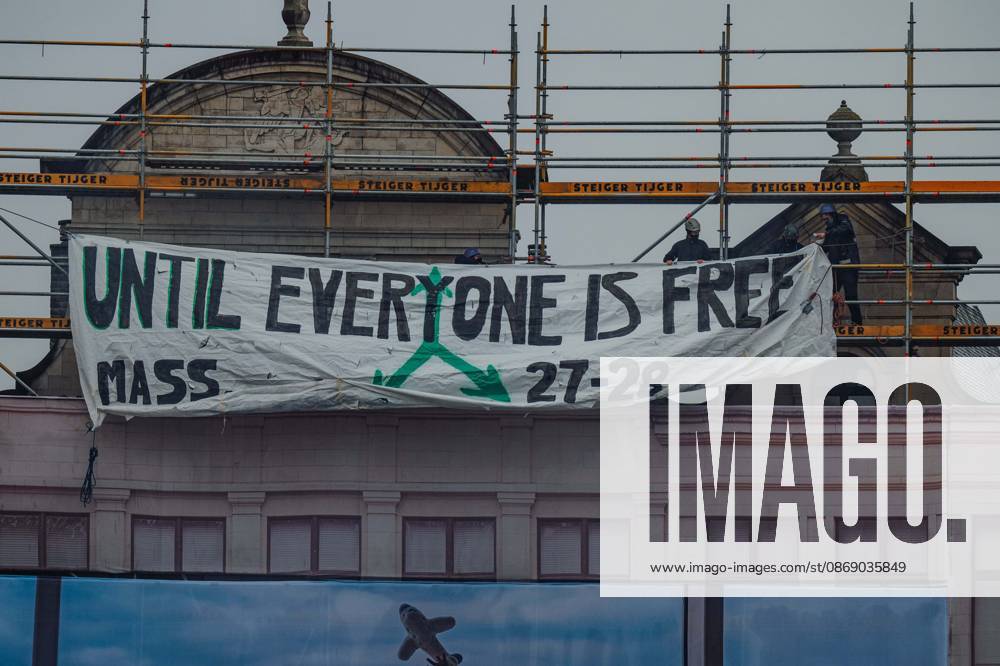 A banner reading Until everyone is free pictured during a national manifestation against the Federal Government s budgetary measures, under the Keep your hands out of our pockets! (Blijf uit onze zakken! - Pas dans nos poches) moniker, organised by the trade unions on Friday 9 October 2026 in Brussels. EMILExWINDAL 189235003