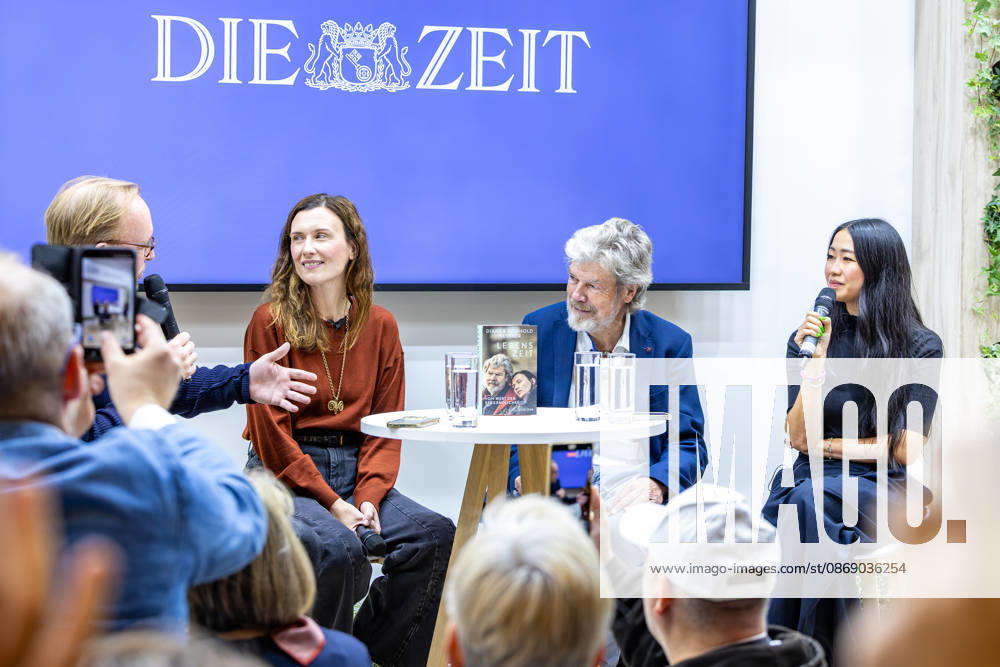 Reinhold Messner auf der Frankfurter Buchmesse 2026 09.10.2026 Bergsteigerlegende Reinhold Messner und seine Ehefrau Diane Messner stellen auf der Frankfurter Buchmesse 2026 ihr gemeinsames Buch Lebenszeit Vom Wert der Vergänglichkeit vor. Im Gespräch am Stand der Wochenzeitung DIE ZEIT sprechen sie über das Älterwerden, die Vergänglichkeit des Lebens, persönliche Erfahrungen sowie den Wert gemeinsam verbrachter Lebenszeit. Das Buch ist im S. Fischer Verlag erschienen. Frankfurt am Main Messe Hessen Deutschland