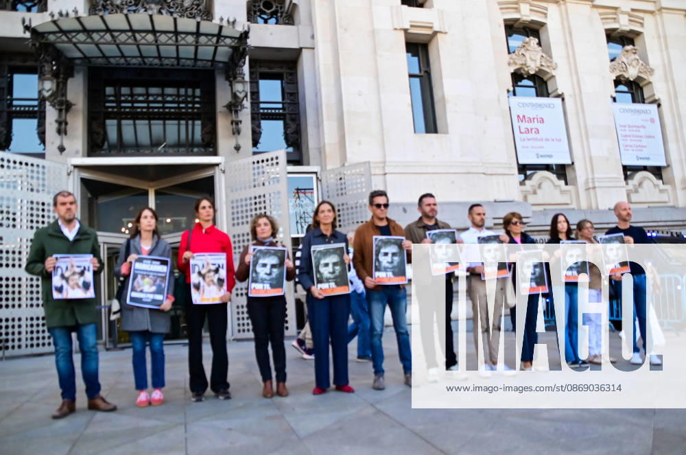 Members and representatives of the Madrid branch of the Spanish Socialist Workersâ€⠢ Party (PSOE) observe a minute of silence outside Madrid City Hall in memory of Maricarmen, who died after being evicted from her home. Her death has become a symbol of the housing crisis and the struggle against real estate speculation. Madrid SPAIN - ZUMAz108 20261009_znp_z108_005