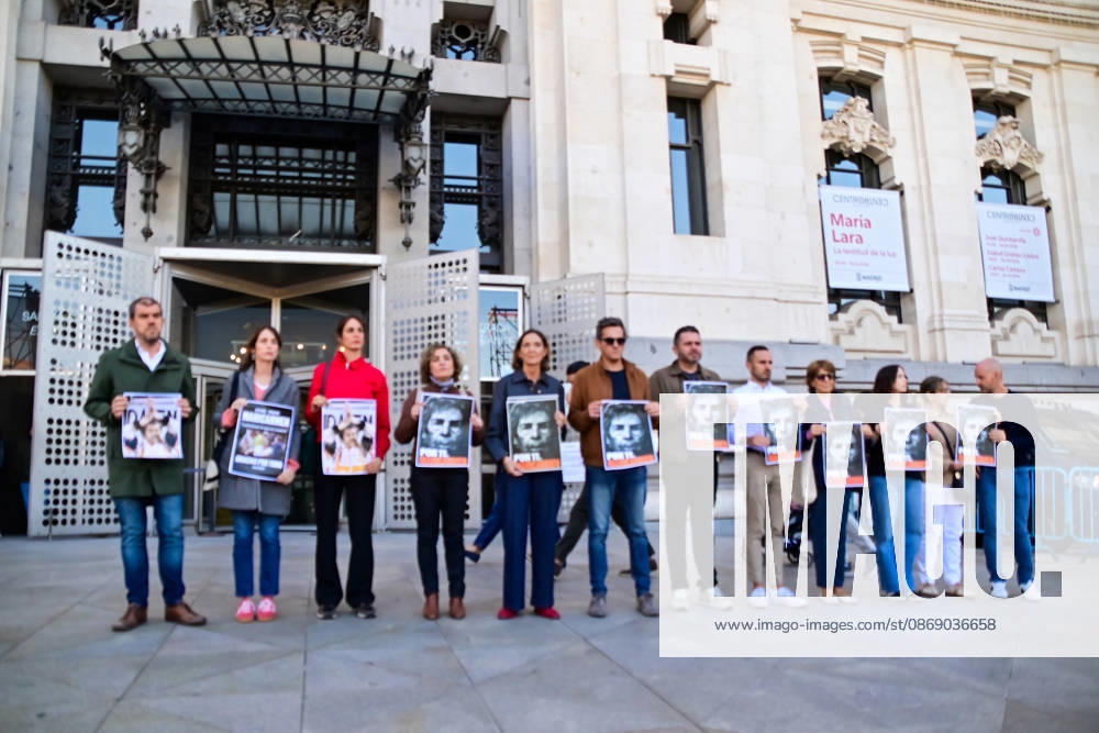 Members and representatives of the Madrid branch of the Spanish Socialist Workersâ€⠢ Party (PSOE) observe a minute of silence outside Madrid City Hall in memory of Maricarmen, who died after being evicted from her home. Her death has become a symbol of the housing crisis and the struggle against real estate speculation. Madrid SPAIN - ZUMAz108 20261009_znp_z108_009