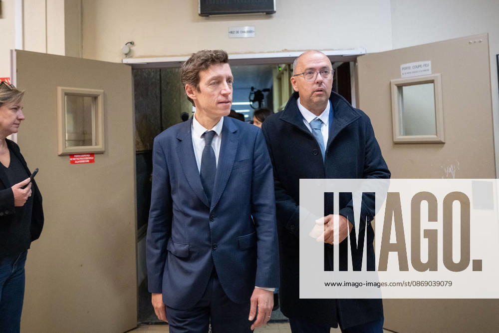 Edouard Geffray Visit an High School Lycee - Cachan French Education Minister Edouard Geffray and Lycee Polyvalent s Headteacher Antoine Milovanovic during a visit to the high school Lycee Polyvalent de Cachan, in Cachan, on the outskirts of Paris, France on October 9, 2026, on the sidelines of a nationwide protest movement of students over learning conditions. Photo by Alexis Jumeau ABACAPRESS.COM Cachan France