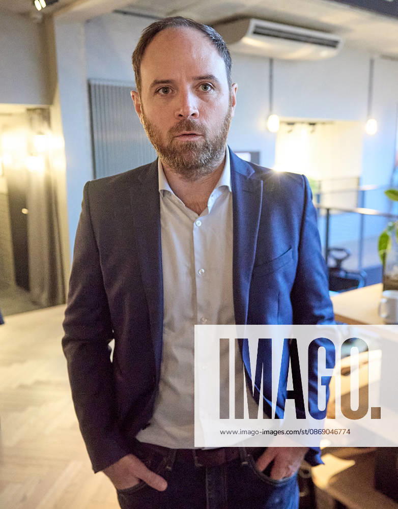 - Wien 09.10.2026 - Nach den gestrigen Entscheidungen um die interimistische Parteiführung der Bundes-SPÖ gab es heute im Hotel Gilbert eine Pressekonferenz der neuen geschäftführenden Dopplspitze der SPÖ die bis Anfang 2027 die Geschäfte leiten wird bis ein neuer SPÖ Bundesparteivorstand gewählt wird. PHOTO: SPÖ-Bundesgeschäftsführer Klaus Seltenheim. Vienna (AUSTRIA) - Following yesterday’s decisions regarding the interim leadership of the federal SPÖ, a press conference was held today at the Hotel Gilbert by the SPÖ’s new co-leadership team, which will manage the party’s affairs until early 2027, when a new federal executive committee of the SPÖ is elected. SPÖ,SPO,SPOE, Parteichefs, Spitze, Parteivorsitz, Parteiführung, Vorsitz, S