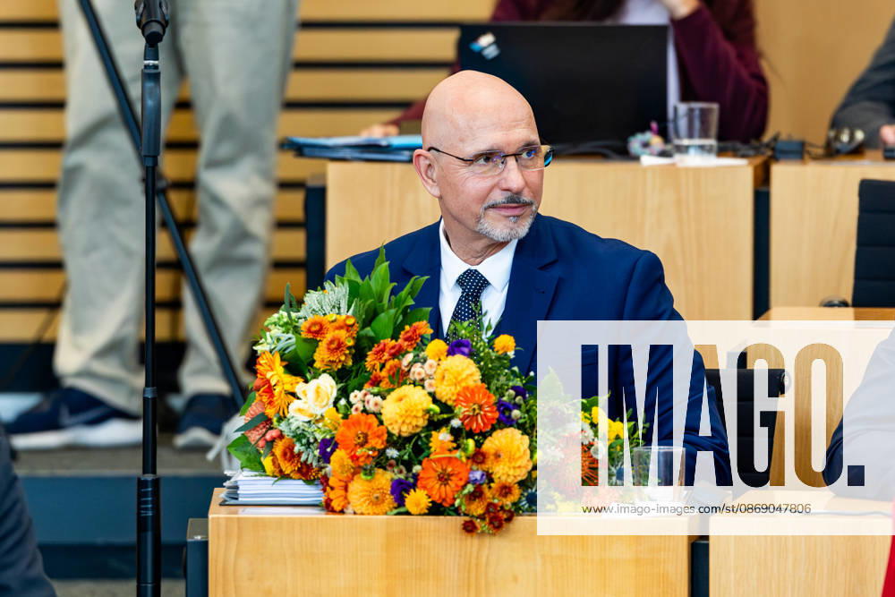 GER, News Politik, 8.Wahlperiode, 58.Plenarsitzung im Plenarsaal Thüringer Landtag, Wahl zum Vizepräsidenten des Thüringer Landtag Steffen Quasebarth (Thüringen.Gerecht) wird im zweiten Wahlgang zum Vizepräsidenten des Thüringer Landtag gewählt 99096 Erfurt Thueringer Landtag Thüringen Deutschland