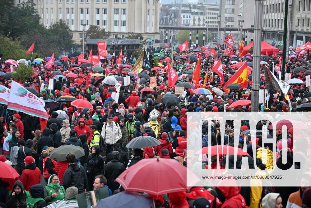 Strike in Belgium disrupts transport BRUSSELS, BELGIUM - OCTOBER 9: Demonstrators carrying trade union flags gather in a central square in Brussels, Belgium on October 9, 2026, during a nationwide strike protesting proposed federal austerity measures and public spending cuts. Organized by major trade union confederations ABVV-FGTB and ACV-CSC, the mass rally coincided with severe transportation disruptions across the country, including approximately 140 flight cancellations at Brussels Airport. Dursun Aydemir Anadolu Brussels Belgium. Editorial use only. Please get in touch for any other usage.