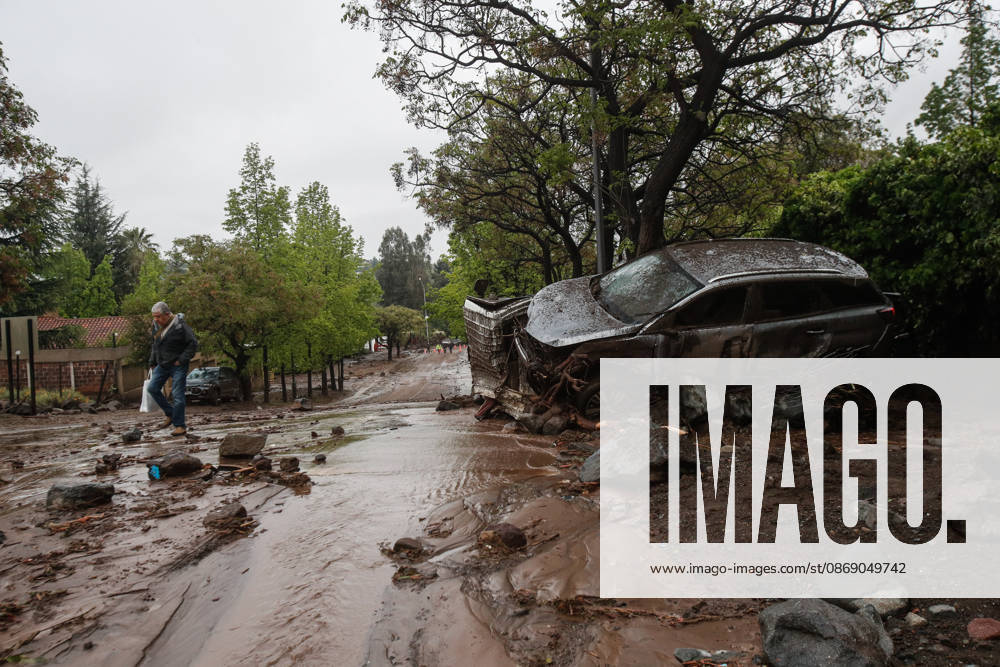 Santiago, October 9, 2026: Consequences of a mudslide that affected the area from San Carlos de Apoquindo to Los Dominicos in the Las Condes district, causing widespread damage and sweeping away vehicles and people. Diego Martin Aton, Chile, Aton 1198096 jpeg