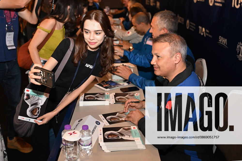 Astronauts meet visitors at autograph session during International Astronautical Congress ANTALYA, TURKIYE - OCTOBER 09: Astronauts from various countries meet visitors during an autograph session on Public Day of the 77th International Astronautical Congress (IAC 2026) at the NEST Congress Center in Antalya, Turkiye, on October 09, 2026. Organized by the International Astronautical Federation (IAF) under the coordination of the Ministry of Industry and Technology and hosted by the Turkish Space Agency (TUA) and SAHA Istanbul, the congress opens its doors to the public on its final day. Muhammed Abdullah Kurtar Anadolu Antalya Turkey. Editorial use only. Please get in touch for any other usage.