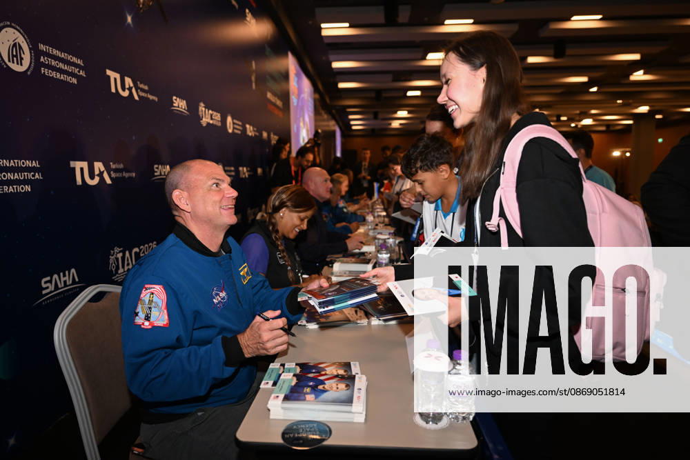 Astronauts meet visitors at autograph session during International Astronautical Congress ANTALYA, TURKIYE - OCTOBER 09: Astronauts from various countries meet visitors during an autograph session on Public Day of the 77th International Astronautical Congress (IAC 2026) at the NEST Congress Center in Antalya, Turkiye, on October 09, 2026. Organized by the International Astronautical Federation (IAF) under the coordination of the Ministry of Industry and Technology and hosted by the Turkish Space Agency (TUA) and SAHA Istanbul, the congress opens its doors to the public on its final day. Muhammed Abdullah Kurtar Anadolu Antalya Turkey. Editorial use only. Please get in touch for any other usage.