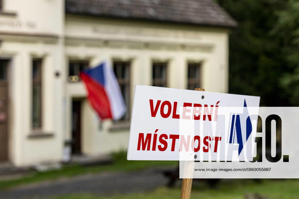 The two-day elections to municipal assemblies started in the Czech Republic together with the first round of the elections to one-third of the Senate, on October 9, 2026. On the photo a polling place in new electoral district in Ralsko-Nahlov. (CTKxPhoto RadekxPetrasek) CTKPhotoP2026100905566 CTKPhotoP2026100905566