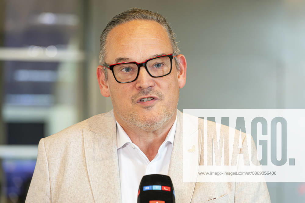 Martin Reichard EUR, Deutschland, Berlin, 09.10.2026: Martin Reichard (AfD) im Interview zur Absage von BMW - der AfD in Sachsen-Anhalt keine Fahrzeuge zu leasen.
