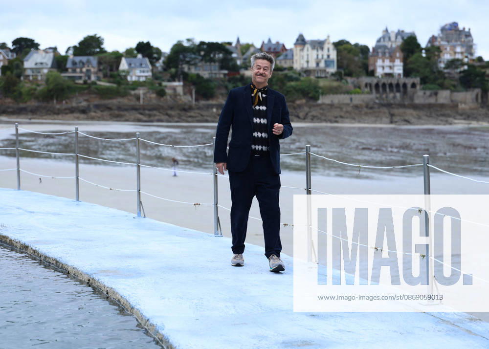 Thibault de Montalembert by the seawater pool on L Ecluse Beach during the 37th Dinard British and Irish Film Festival, France, on October 9, 2026. Denis Guignebourg, Bestimage. 37th Dinard British Irish Film Festival on October 9, 2026, in Dinard, France. Dinard, France