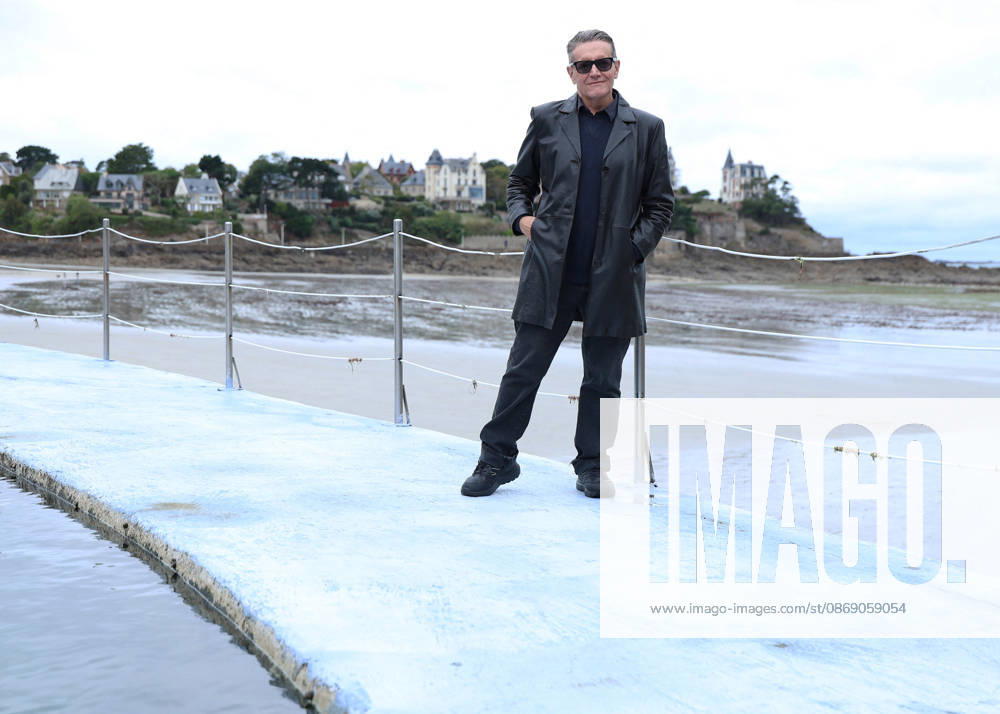 Stephen Wooley by the seawater pool on L Ecluse Beach during the 37th Dinard British and Irish Film Festival, France, on October 9, 2026. Denis Guignebourg, Bestimage. 37th Dinard British Irish Film Festival on October 9, 2026, in Dinard, France. Dinard, France