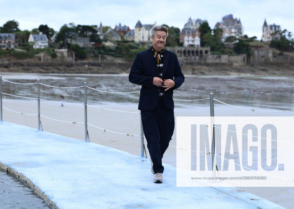 Thibault de Montalembert by the seawater pool on L Ecluse Beach during the 37th Dinard British and Irish Film Festival, France, on October 9, 2026. Denis Guignebourg, Bestimage. 37th Dinard British Irish Film Festival on October 9, 2026, in Dinard, France. Dinard, France